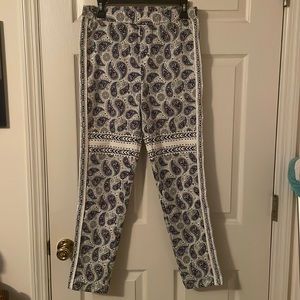 Umgee stretchy pants/leggings. Large. Funky paisley print. Polyester & cotton.